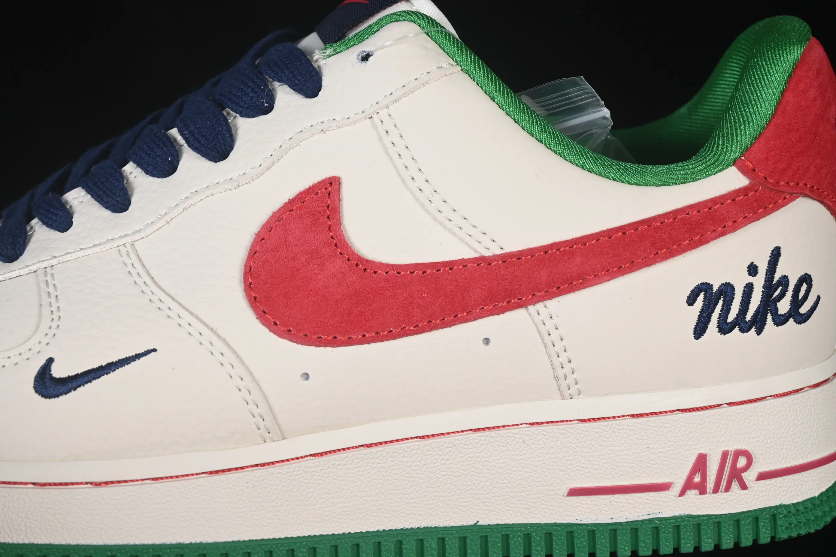 All categories Nk Air Force 1 Air Force series Nk Air Force 1 Low Air Force low-top Nike Air Force 1'07 Low beige red and green Air Force 1 low-top casual sneakers FV3694-108